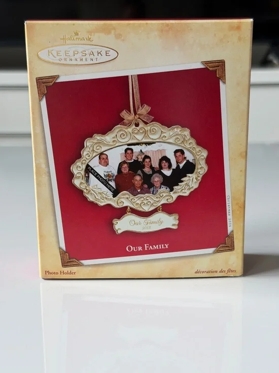 Hallmark Keepsake Ornament Photo Holder - Cream and Gold Frame