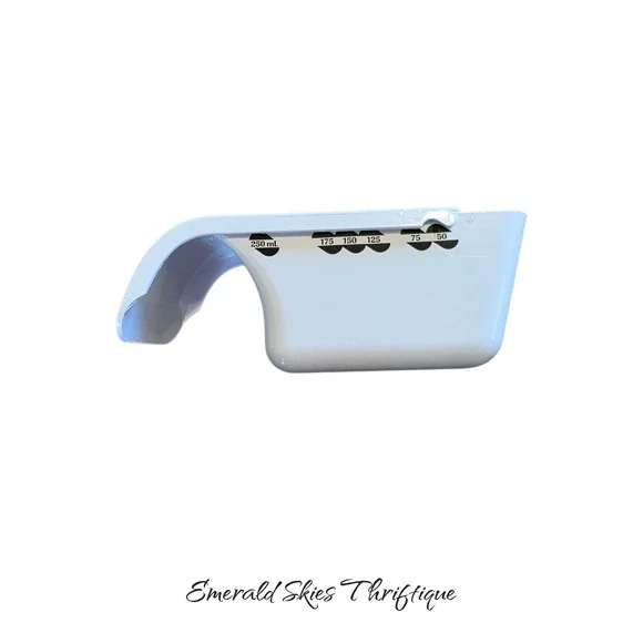 Pampered Chef Measuring Cup  1/4 to 1 Cup Adjustable Scoop Slide Dry free ship