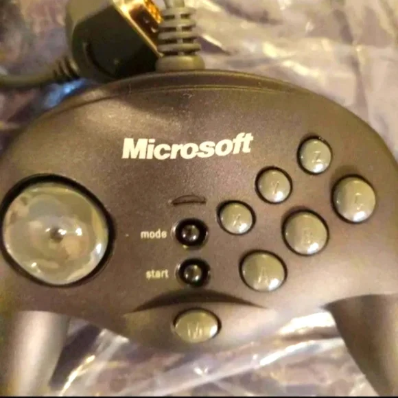 MICROSOFT SIDEWINDER 1ST GENERATION GAME PADS (2) & CD SET NWT/NWOT/EUC Rare!