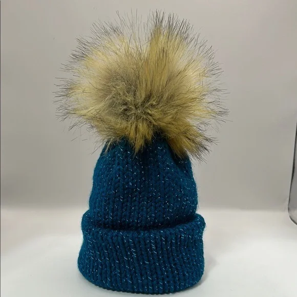 Cozy Blue Knit Pom-Pom Hat for babies and toddlers   Removable Pom-Pom