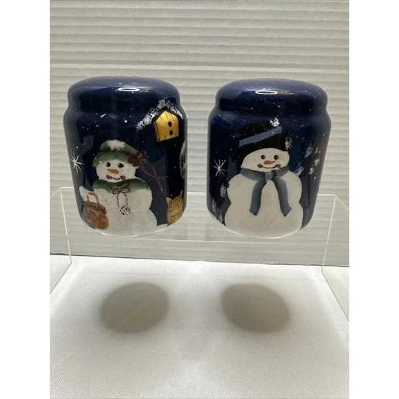 Crazy Mountain Ceramic Snowman Salt & Pepper‎ Shaker Set.