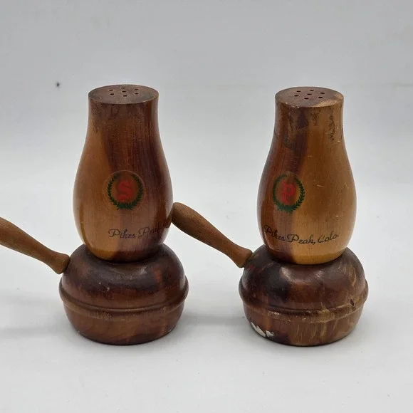 Vintage Hand Turned‎ Wooden Salt Pepper Shakers Set Pikes Peak Colorado Souvenir