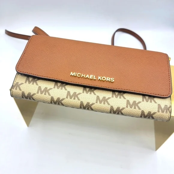 Michael Kors MK Signature Convertible Wallet • Crossbody