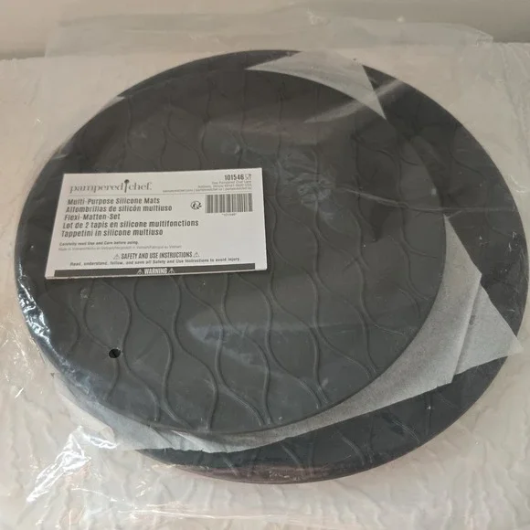 Pampered Chef 101546 Multi-Purpose Silicone Mats Set of 2 Gray Round Kitchen NEW