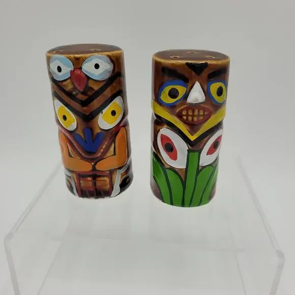 Vintage Pacific Northwest Totem Pole Salt & Pepper Shakers Tiki Influences