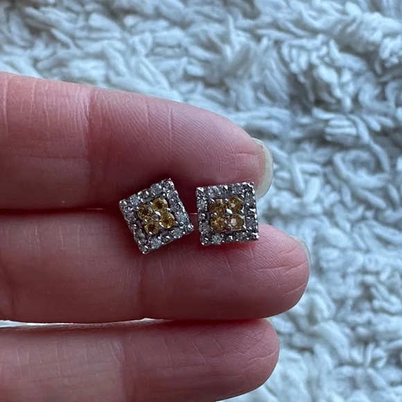 Sterling‎ Silver Square Studs