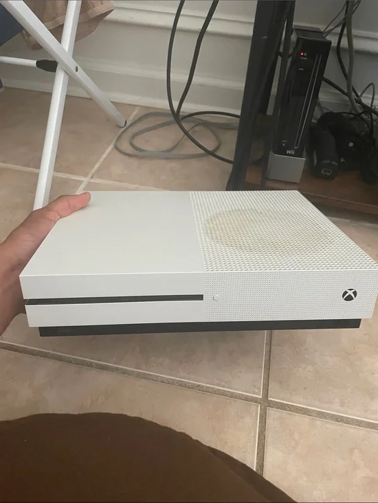 Microsoft White Xbox One S Slim Console - Disc Drive