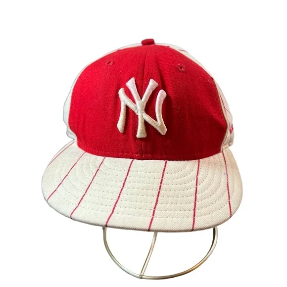 New‎ York Yankees Red Pinstripe Cap White Logo New Era Fitted Size 7 1/8 VTG