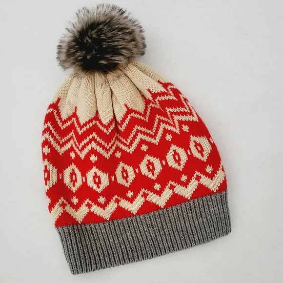 New without tags Crazy 8 knit cotton beanie hat with faux fur pom pom. Size 7-8.