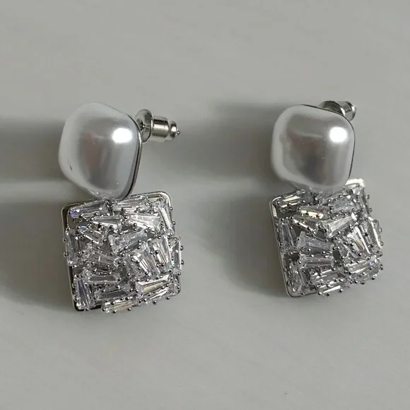 High Quality Glass Stud Earring For Women Simulated Pearl Elegant Temperament
