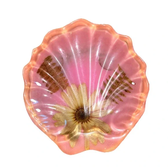 Vtg Lucite Resin Shell Shaped  Pressed Flowers Butterfly Soap Dish Trinket Dish