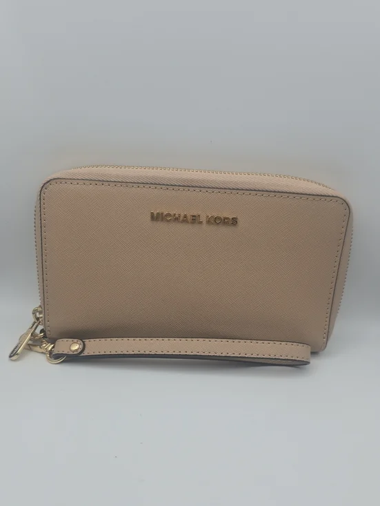 Michael Kors Beige Nude Saffiano Wristlet/Phone Holder W/ Gold Hardware (EUC)✨️