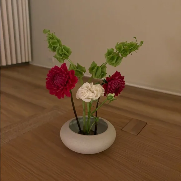 Ceramic Off-White Ikebana Vase