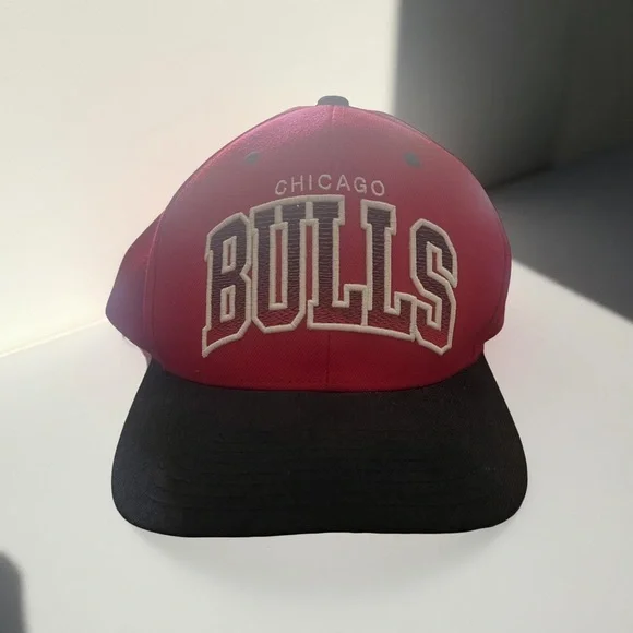 NEW Mitchell & Ness Chicago Bulls Snapback Hat Red Black | Hardwood Classics NBA