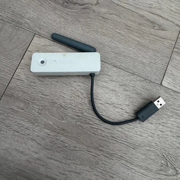Microsoft Xbox 360 Wireless Networking Adapter MN-740 White USB Wi-Fi Antenna