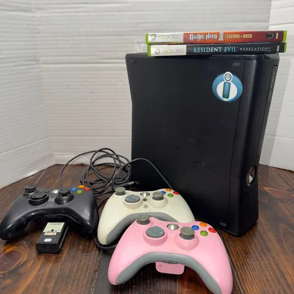 Microsoft Xbox 360 S Console Model 1439 Bundle 3 Controllers 2 Games Untested