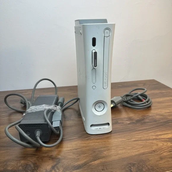 Microsoft Xbox 360 White Console PARTS REPAIR Red Ring With Working Power Supply