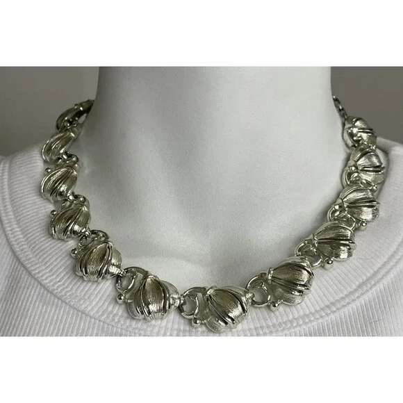 Lisner Satin Silver Tone Pumpkin/Floral Choker Vintage Mid Century 16”