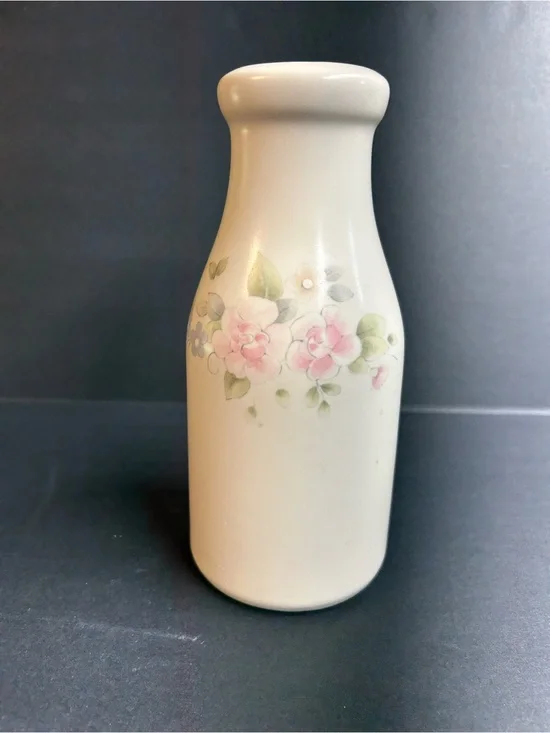 Pfaltzgraff 8” Vtg Tea Rose Pattern Milk Bottle Vase