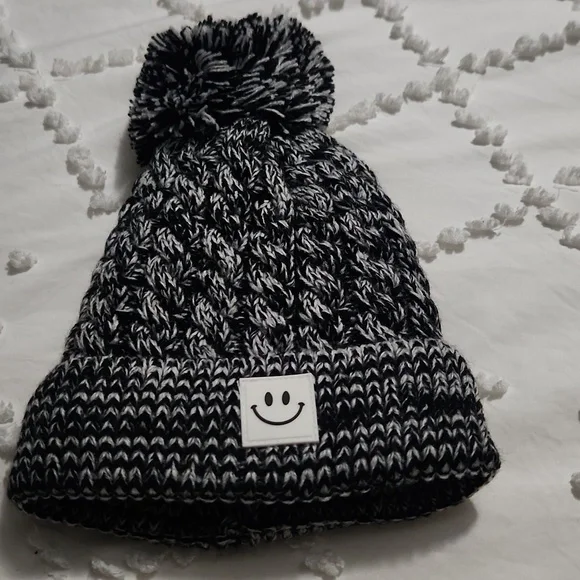 Newborn 0-3 months Baby Knit Pom-Pom Beanie | New Without Tags