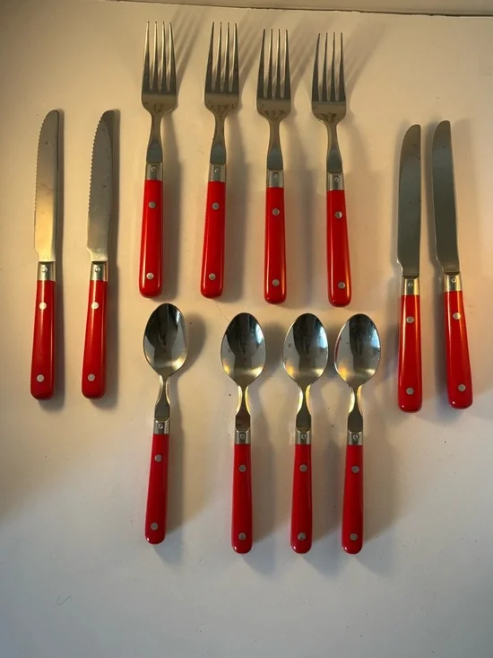 LIFETIME Korea Stainless Steel Flatware 4 Person‎ Setting Red 12 Piece Rivets