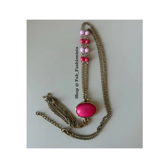 🛍️ Coral tassel necklace