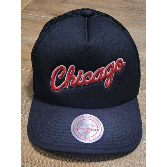 NBA CHICAGO BULLS MITCHELL & NESS STRAPBACK ROY FIT LOW PROFILE HAT MENS BLACK