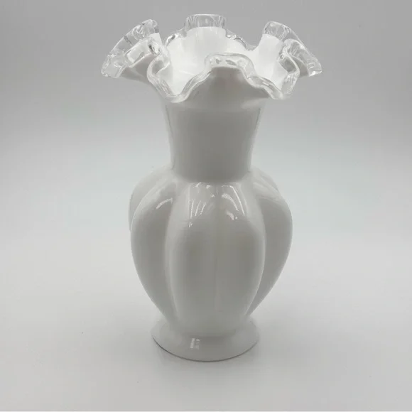 Fenton Silver Crest White Milk Glass Ruffled Top‎ Scalloped Melon Vase 8
