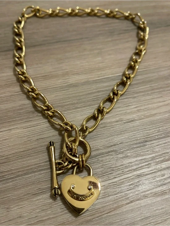Vintage Juicy Couture Y2K Gold Heart Padlock Toggle Necklace