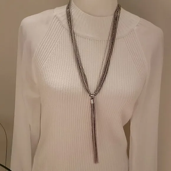 NWT INC necklace