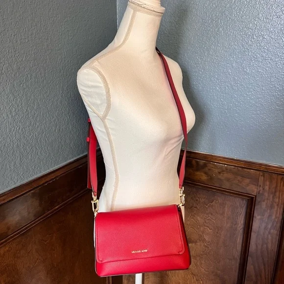 🆕 Michael Kors Vibrant Red Crossbody Bag