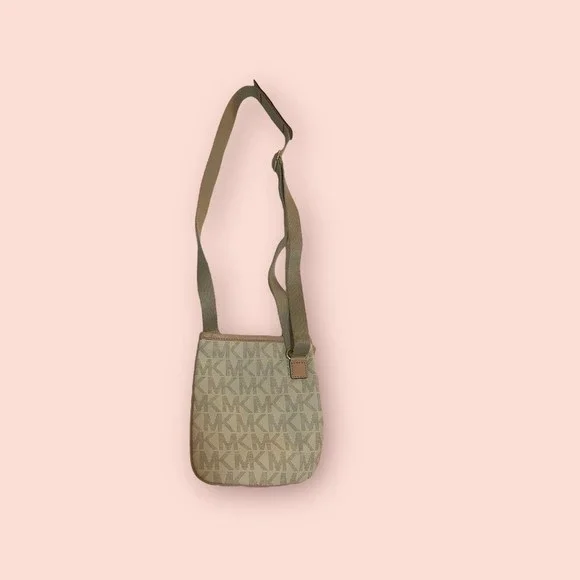 Michael Kors Jet Set Crossbody Bag‎