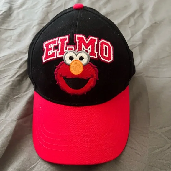 NWOT Elmo black and red hat exclusive from sesame place theme park