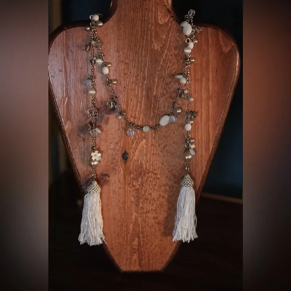 Lariat necklace, 50”, with tassels,‎ luxury vintage with matching earrings A40