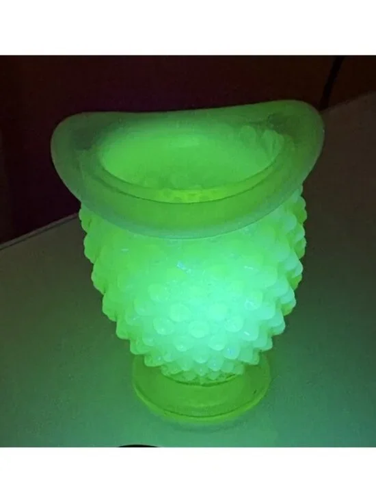 *Fenton Hobnail Opalescent Green Art Vaseline Uranium Glass Crimped Edge