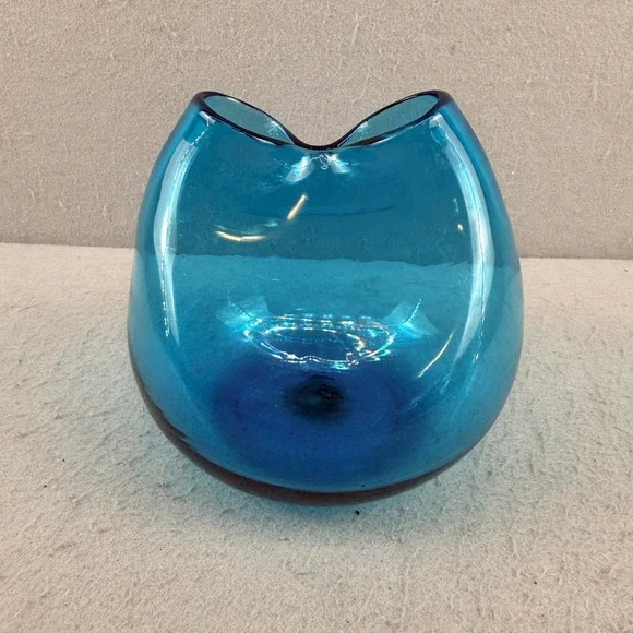Vintage Blenko #39 Turquiose Glass‎ Pinched Vase