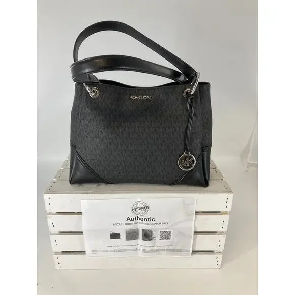 MICHAEL KORS, LARGE BLACK SIGNATURE LEATHER SHOULDER BAG