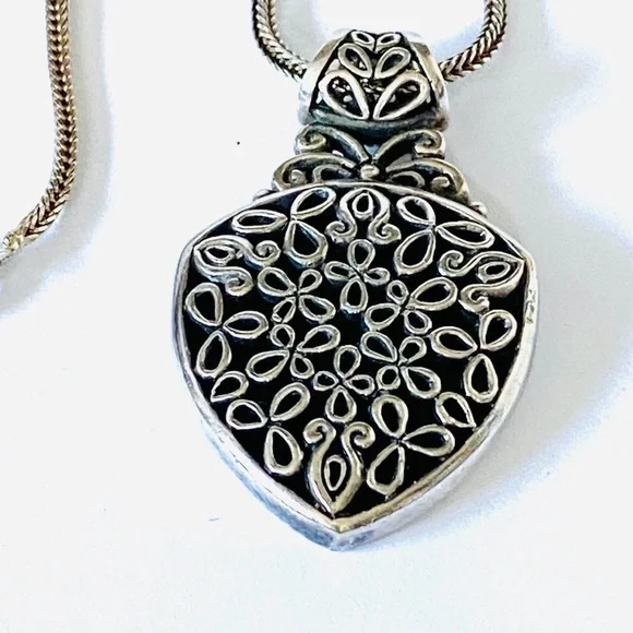 925 Sterling Silver Bali Necklace Leaf Medallion