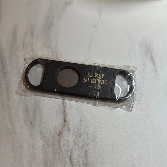 El Rey del Mundo Cigar Cutter