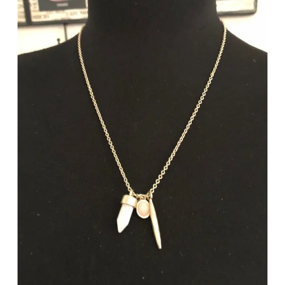 Rose Quartz Stone Cluster Gold Necklace NWOT
