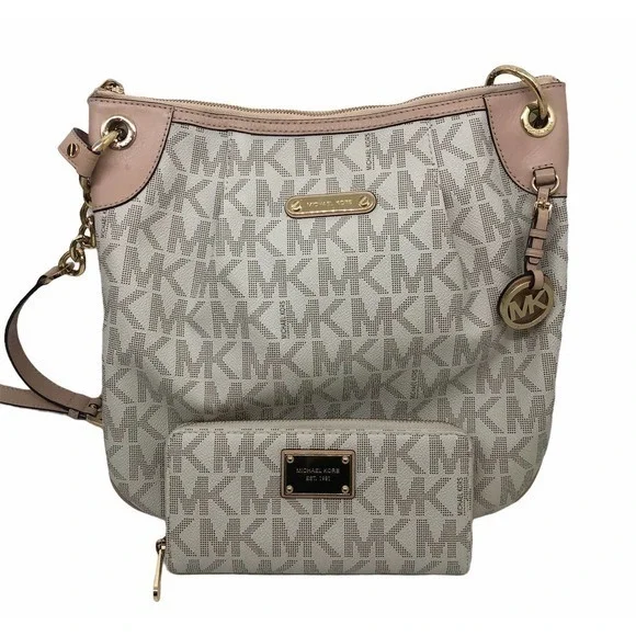 Michael Kors Signature crossbody vanilla purse