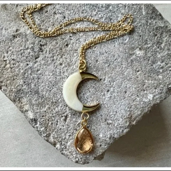 Dainty Crescent New Moon Phase Necklace