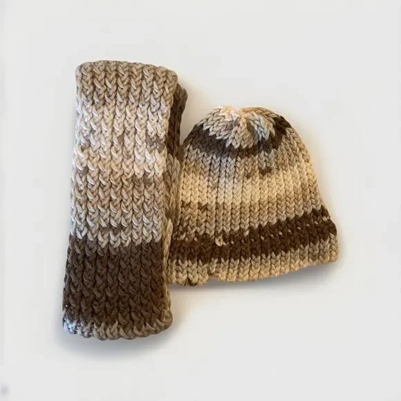 HANDMADE kids multicolored knit beanie hat and scarf set