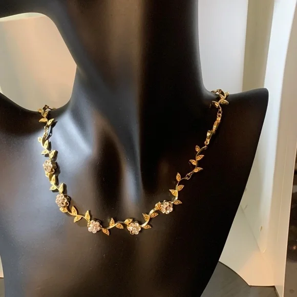 Elegant Gold tone and diamond Floral Necklace
