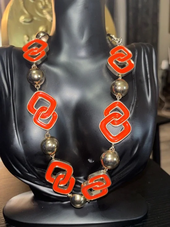 LIZ CLAIBORNE Vintage Gold Tone & Orange Enamel Interlocking Square Necklace –