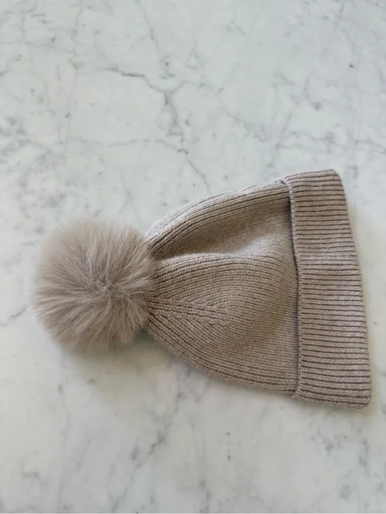 Zara Beige Ribbed Knit Pom Pom Beanie Hat Neutral Winter Cap