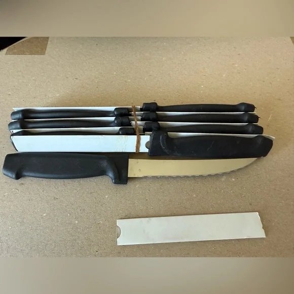 Dinner Knife Set of Eight