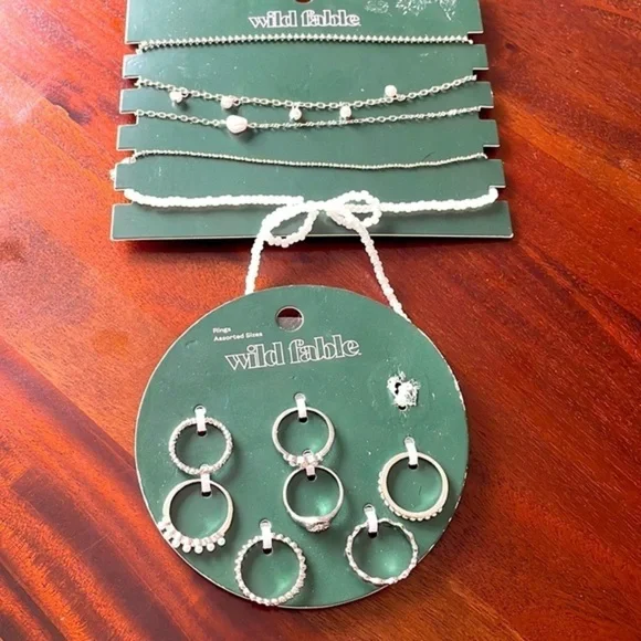 Wild Fable 12” choker necklace and assorted ring set fashion jewelry New