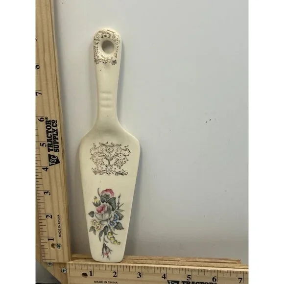 Vintage White Floral Porcelain Pie Server Cake Slice Cream Gold Trim Handle