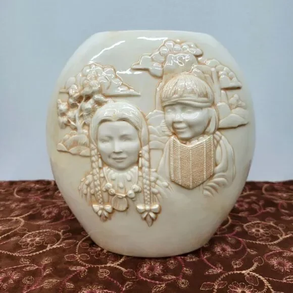 Vintage Native American Handmade Pottery Vase Vessel Artistic Piece - Signed